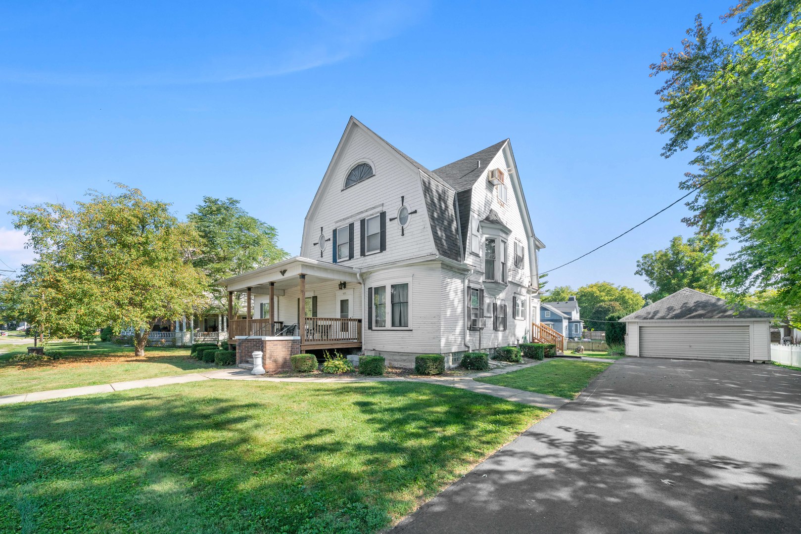 407 Ottawa Street Property Photo 37