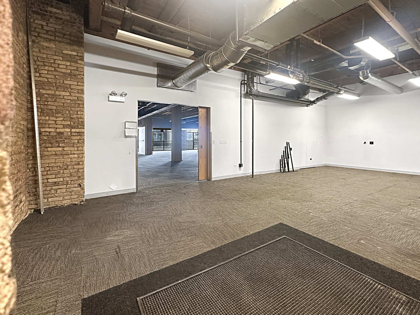 540 N Lake Shore Drive 2 Property Photo 9