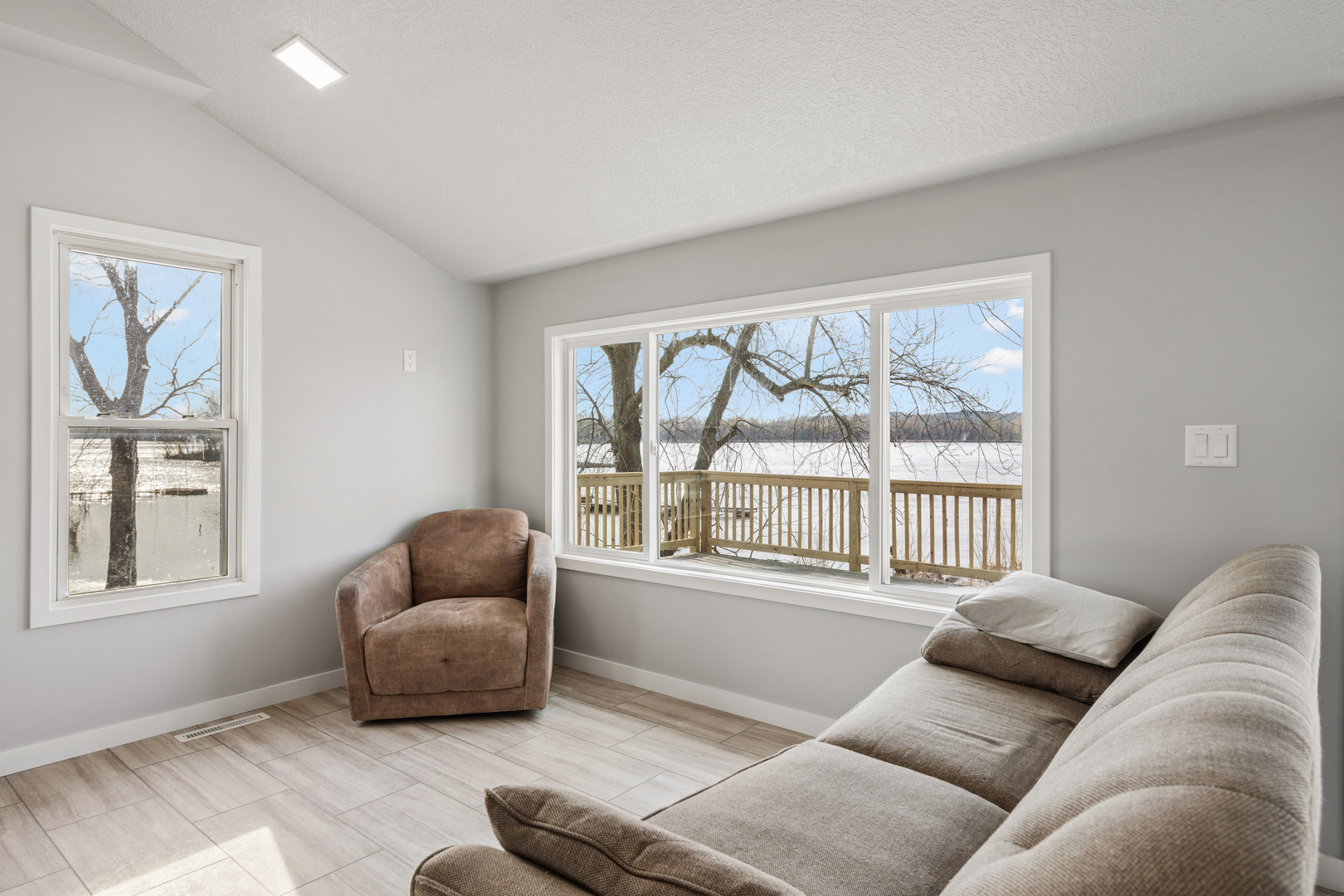 3664 Dismore Road Property Photo 16