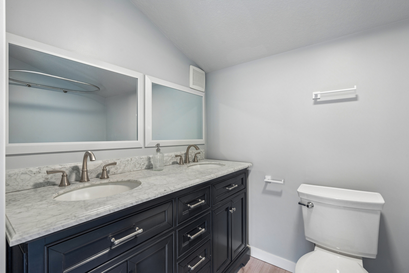 3664 Dismore Road Property Photo 25