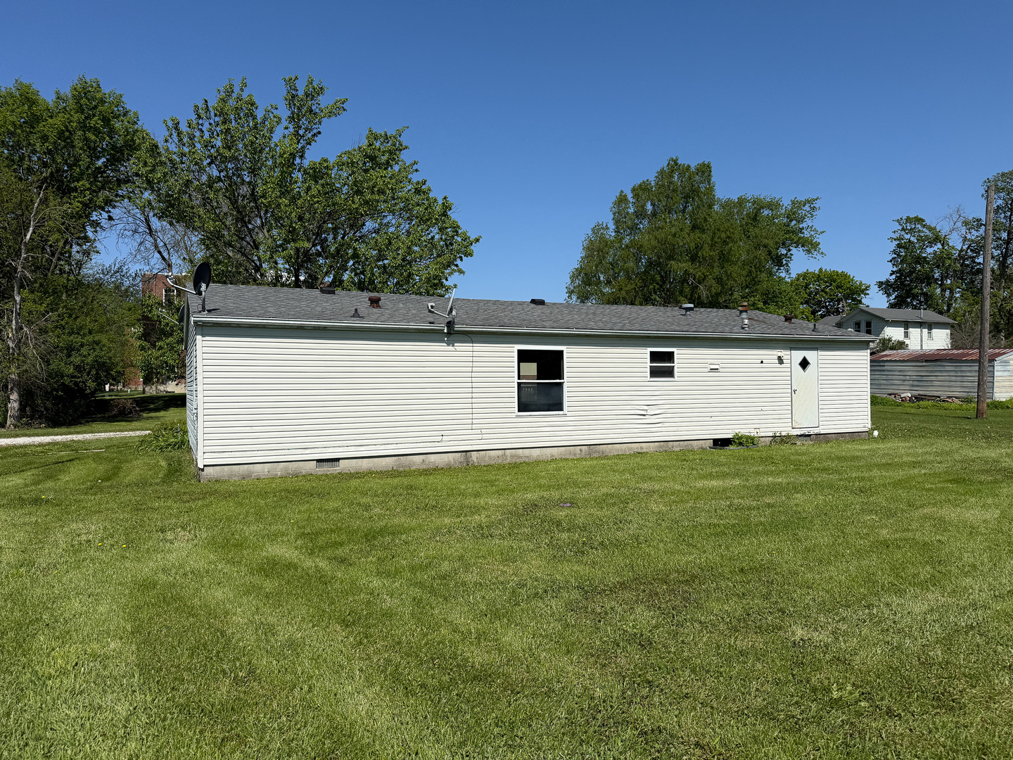 314 1/2 E Seminary Avenue Property Photo 4