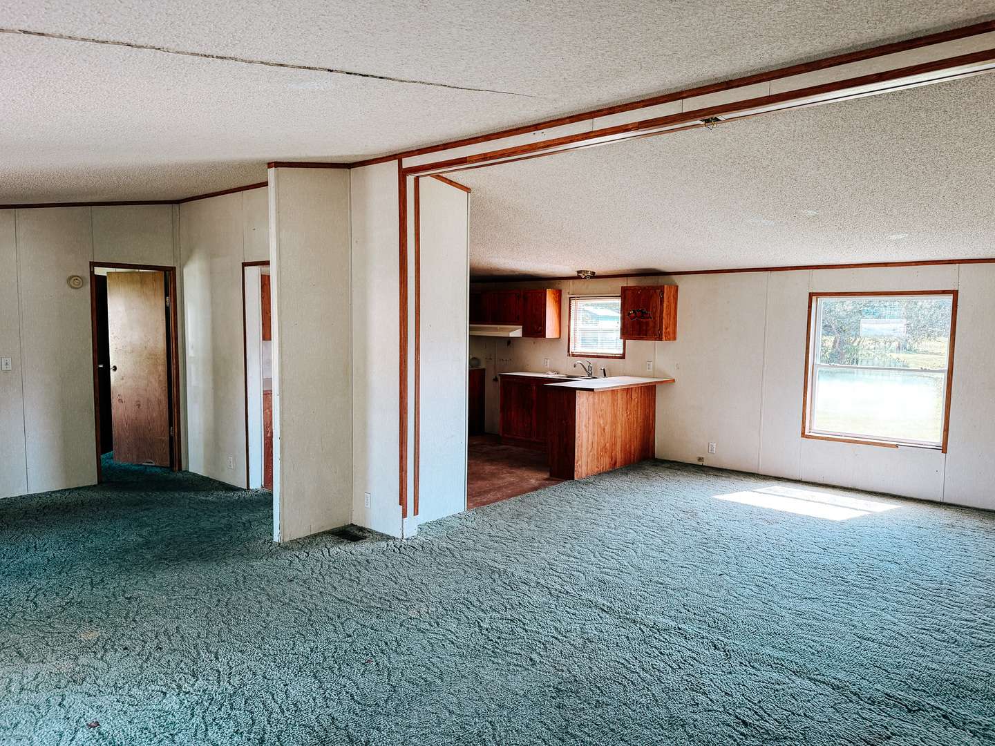 314 1/2 E Seminary Avenue Property Photo 6