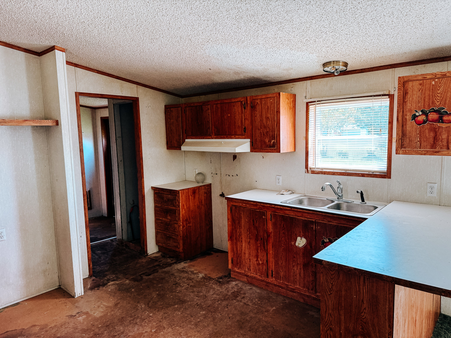 314 1/2 E Seminary Avenue Property Photo 9