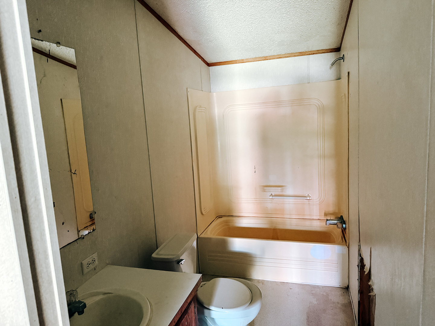314 1/2 E Seminary Avenue Property Photo 15