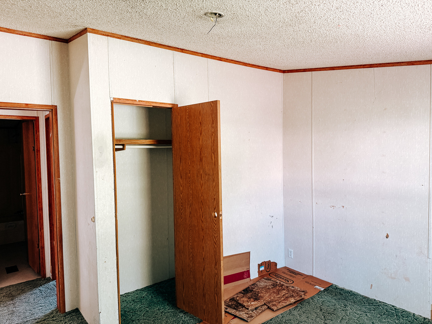 314 1/2 E Seminary Avenue Property Photo 17