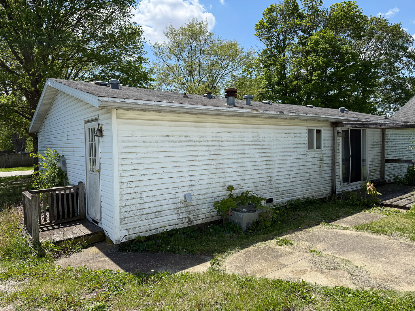 155 E Concord Street Property Photo 4