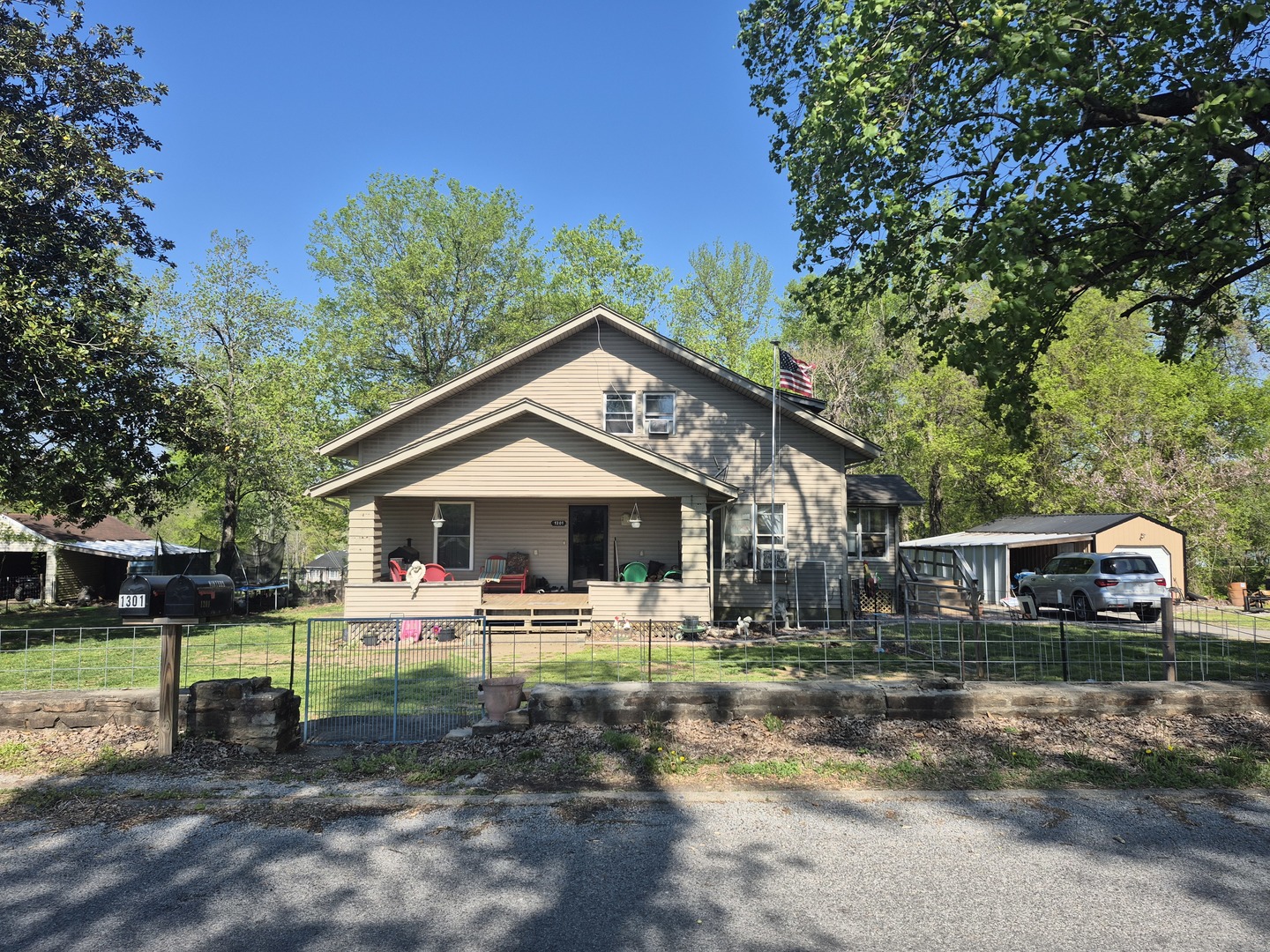1201 Fairview Road Property Photo 2