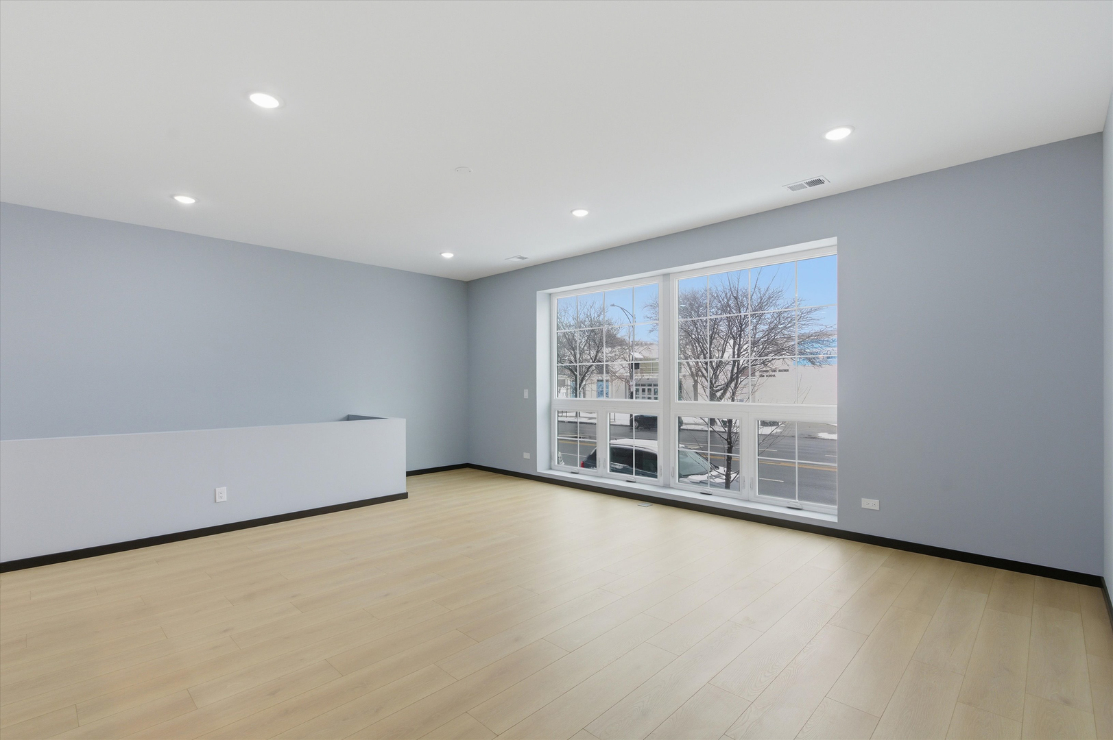 5830 N Lincoln Avenue 1e Property Photo 5
