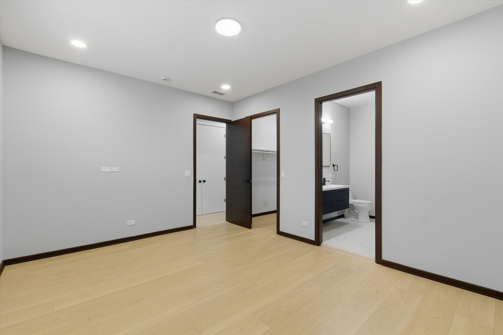 5830 N Lincoln Avenue 1e Property Photo 10