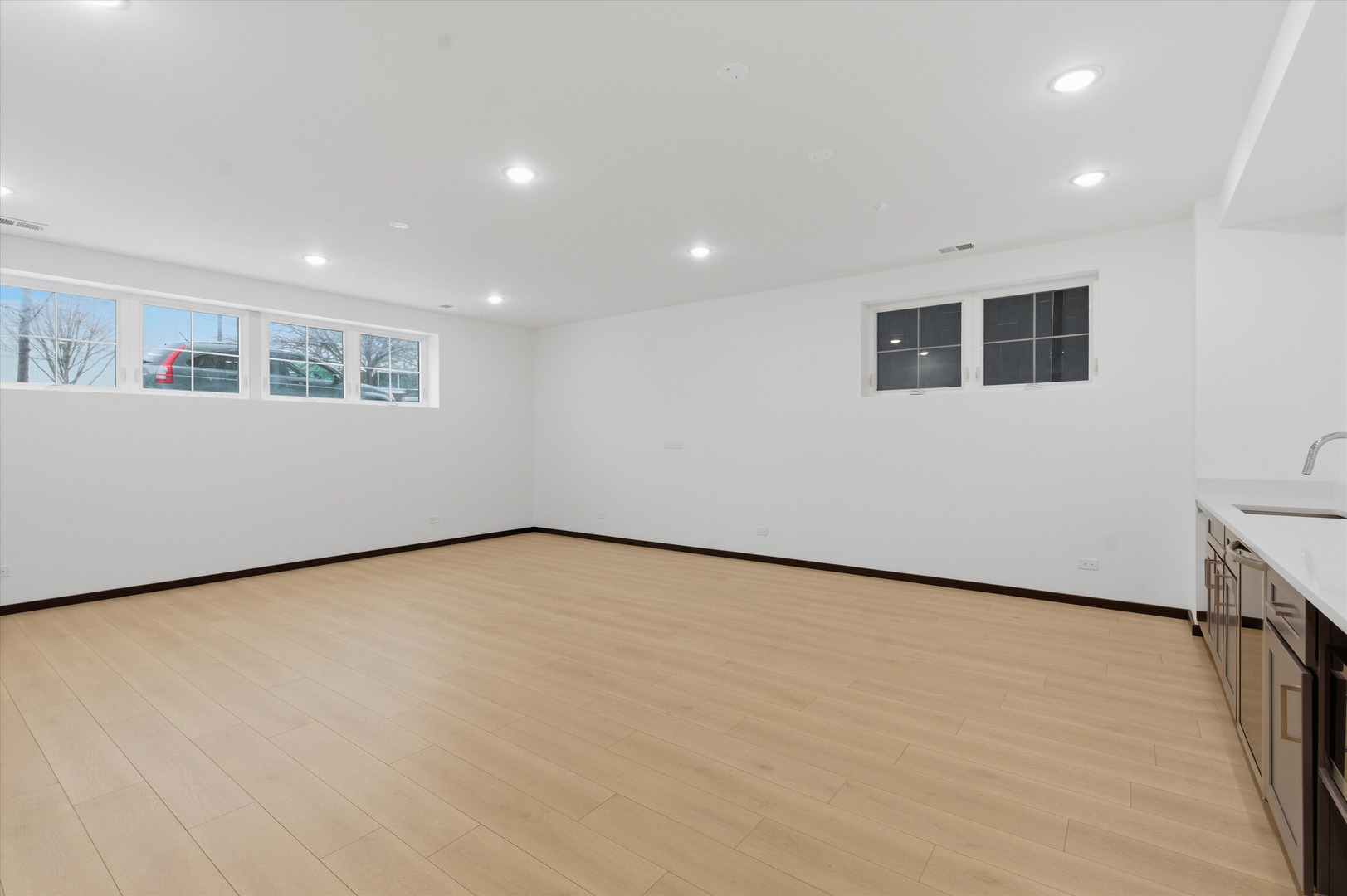 5830 N Lincoln Avenue 1e Property Photo 14