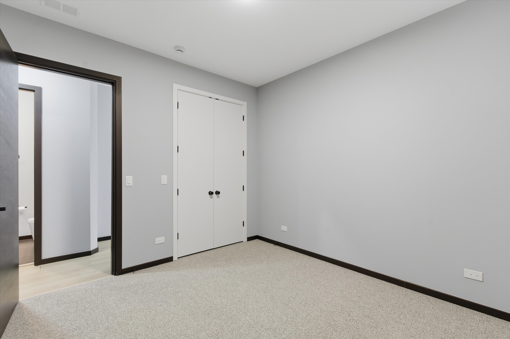 5830 N Lincoln Avenue 1e Property Photo 15