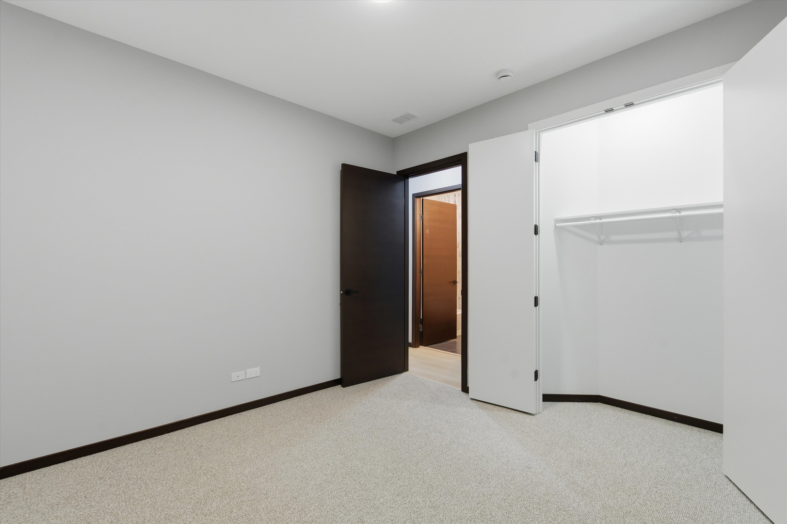 5830 N Lincoln Avenue 1e Property Photo 16