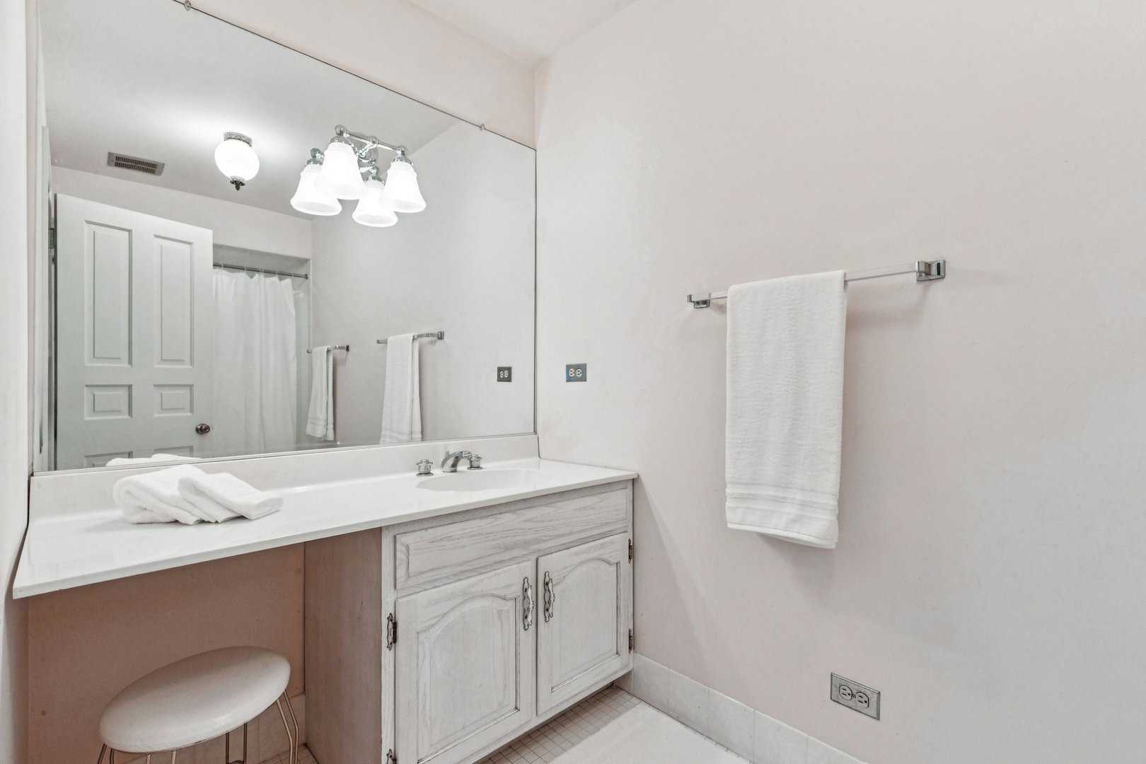 545 Windsor Road Property Photo 45