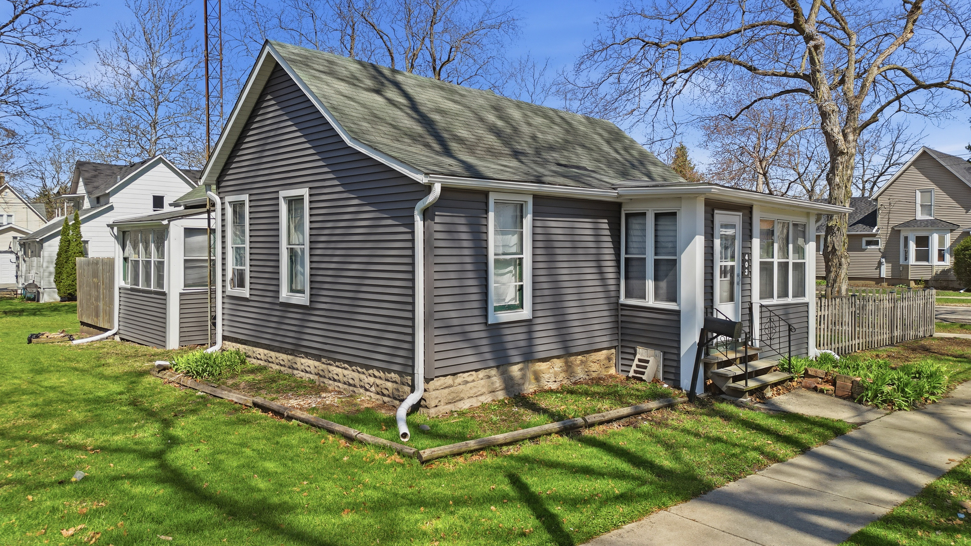 403 S 8th Street Property Photo 2