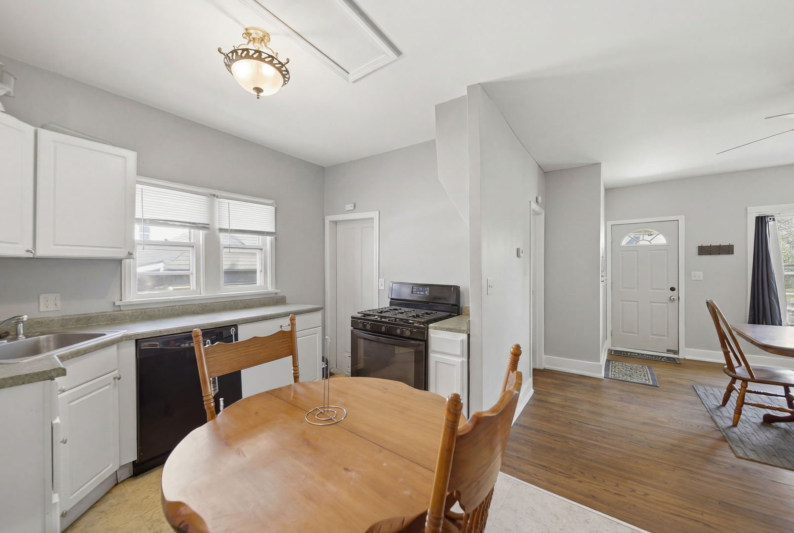 403 S 8th Street Property Photo 9
