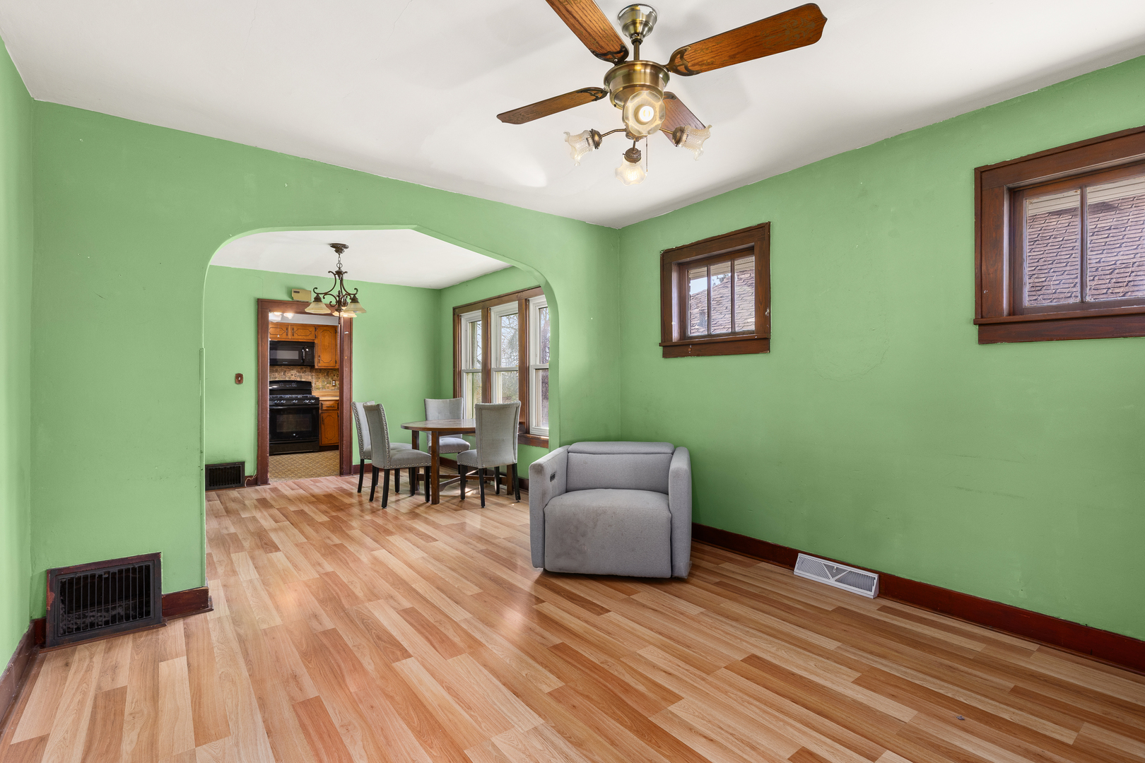 718 Warren Avenue Property Photo 5