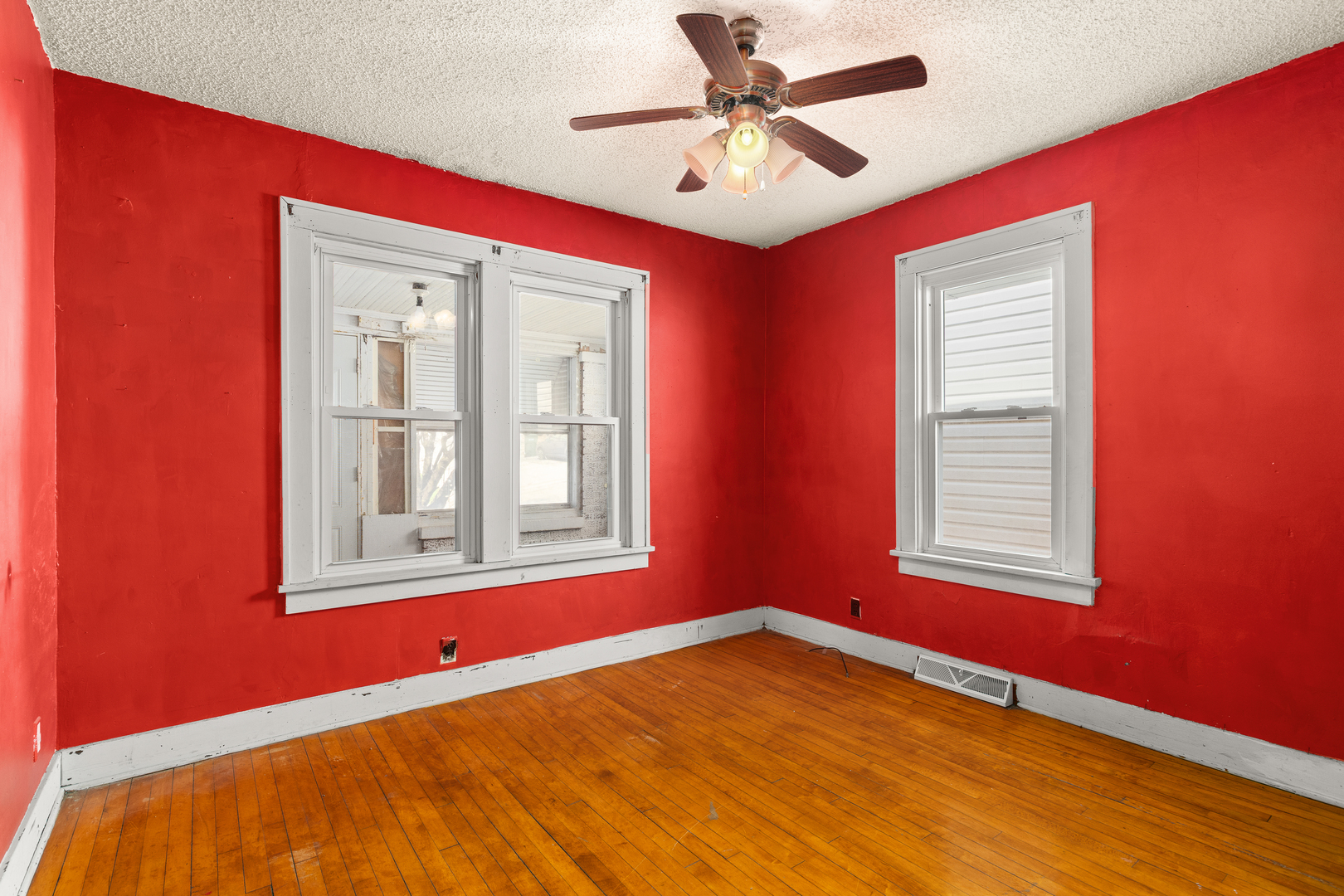 718 Warren Avenue Property Photo 7