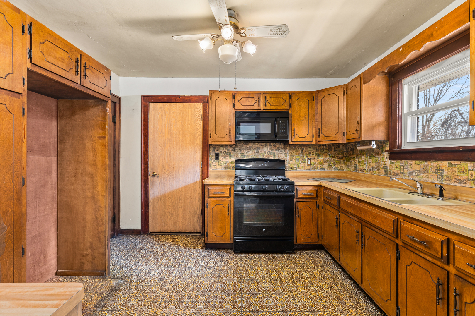 718 Warren Avenue Property Photo 10