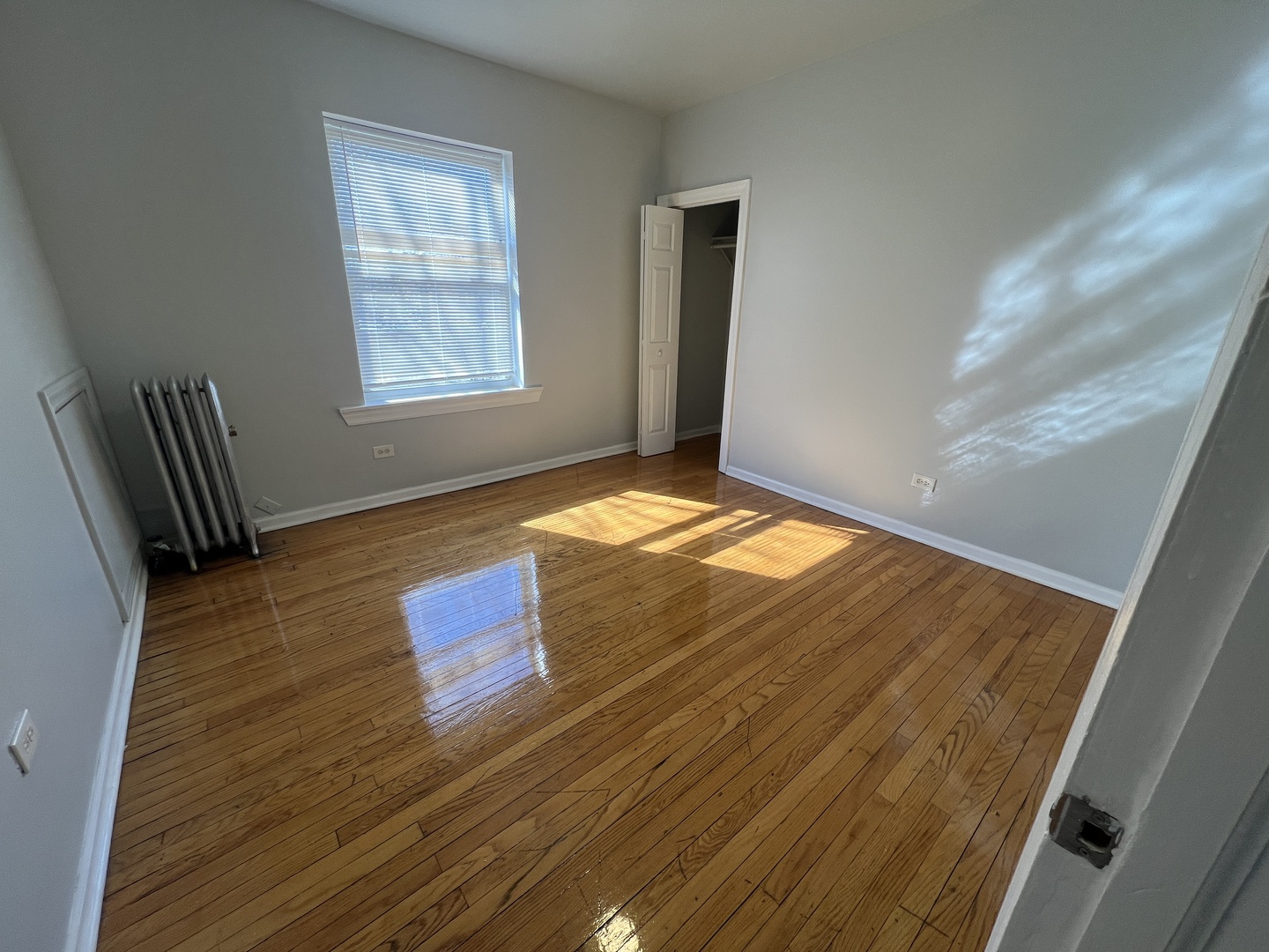 2047 E 68th Street 3w Property Photo 3