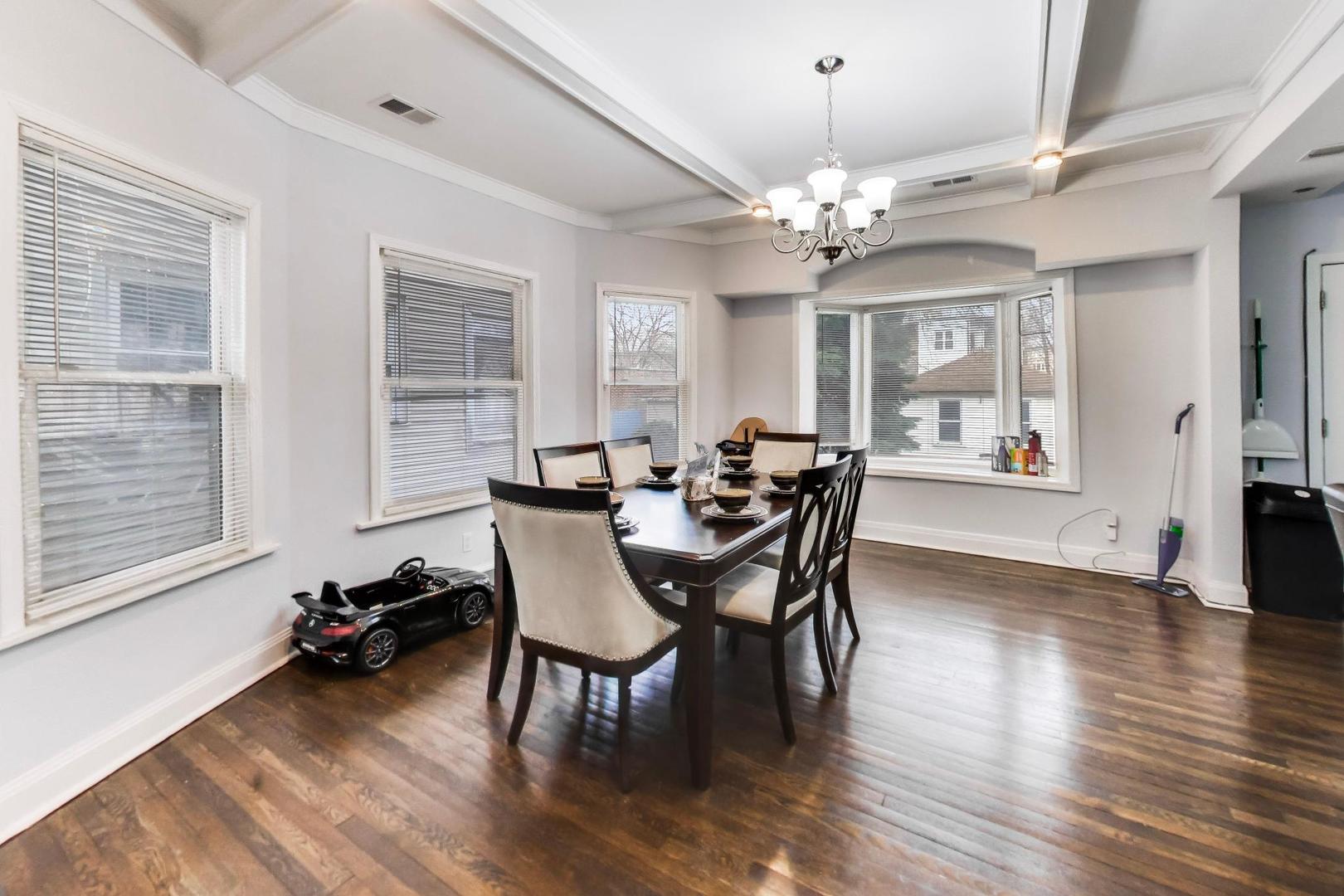 28 N Lockwood Avenue Property Photo 8