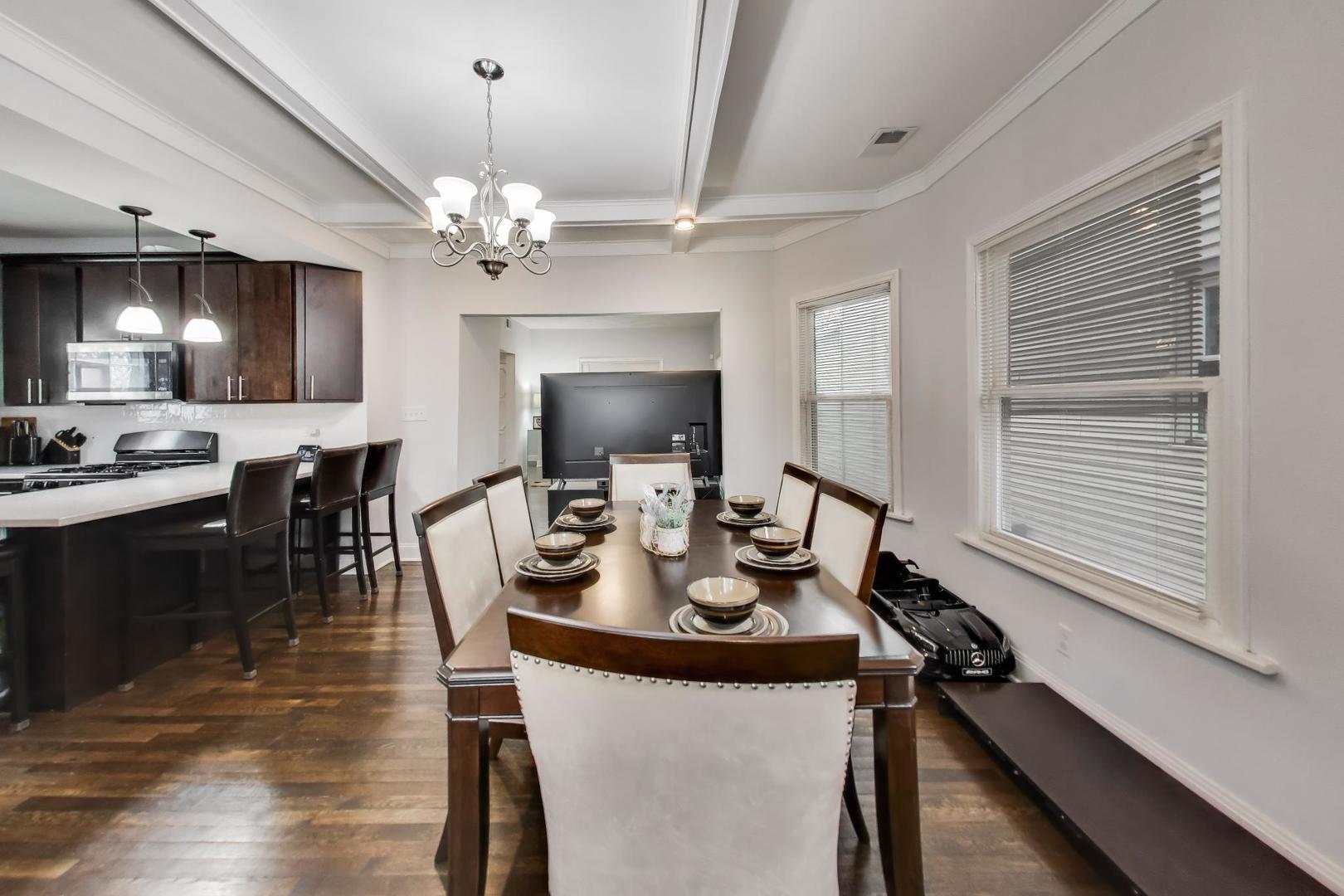28 N Lockwood Avenue Property Photo 10