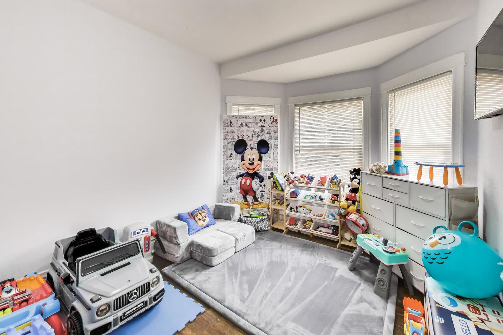 28 N Lockwood Avenue Property Photo 19