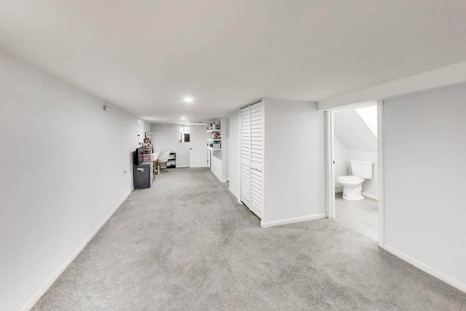 28 N Lockwood Avenue Property Photo 23