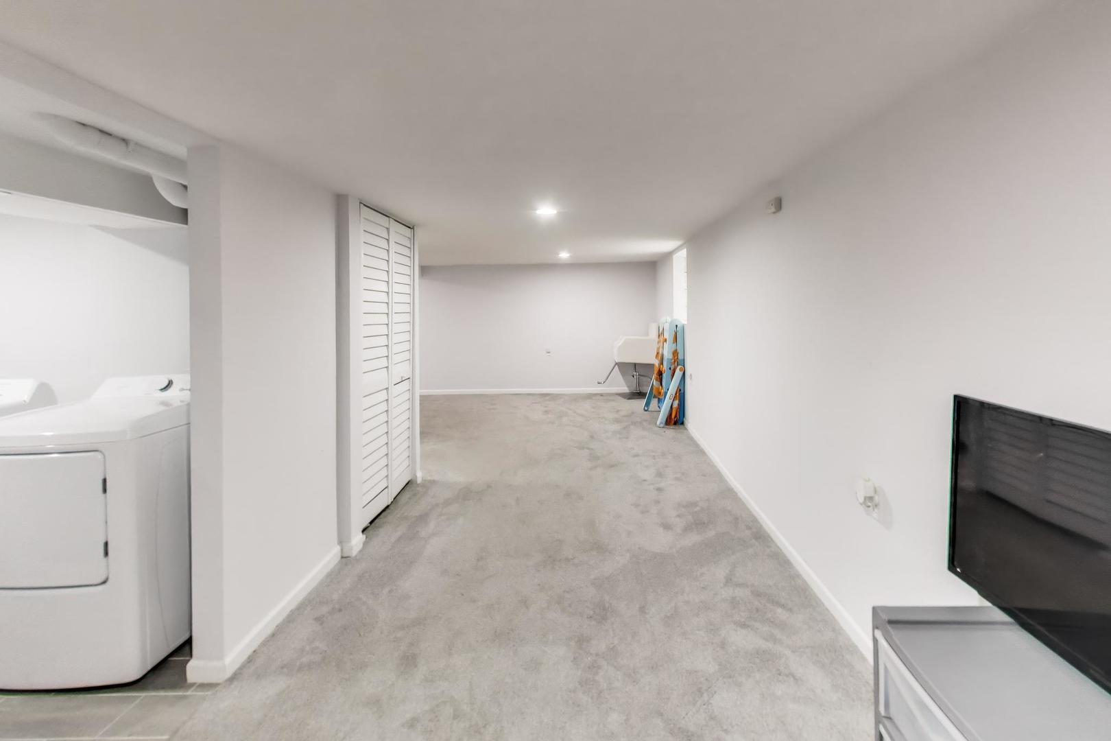 28 N Lockwood Avenue Property Photo 24