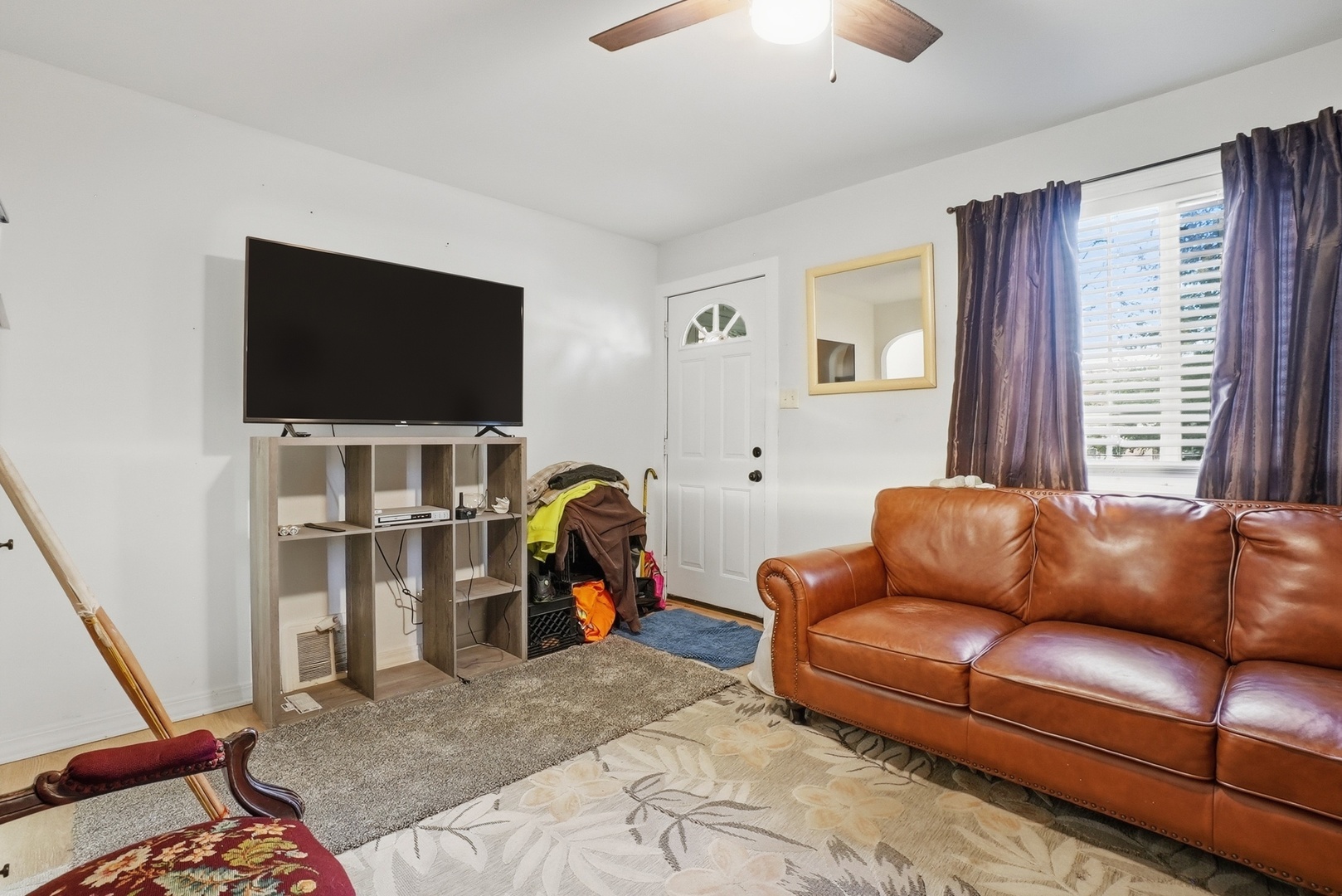 215 Barr Elms Avenue Property Photo 8