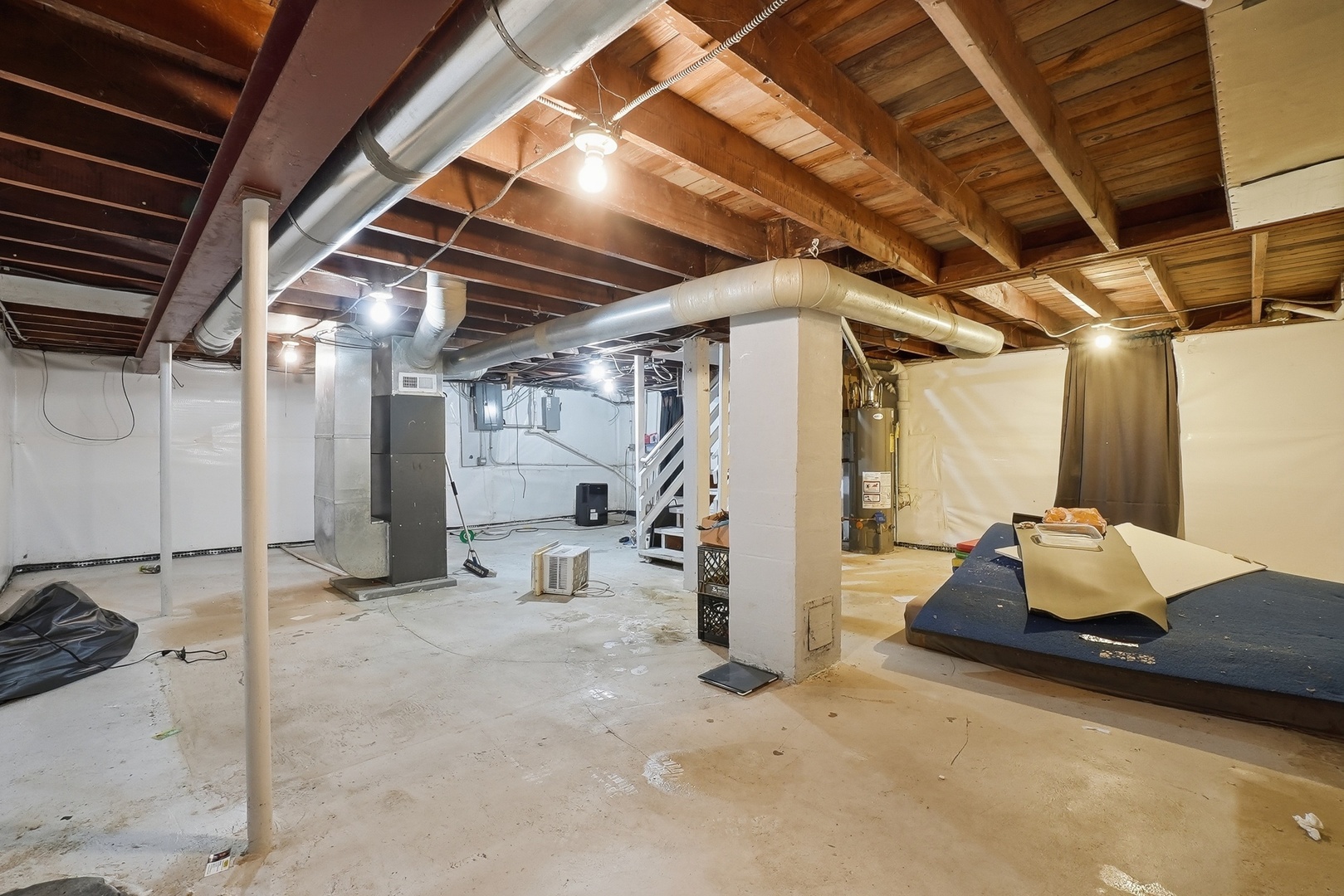215 Barr Elms Avenue Property Photo 12