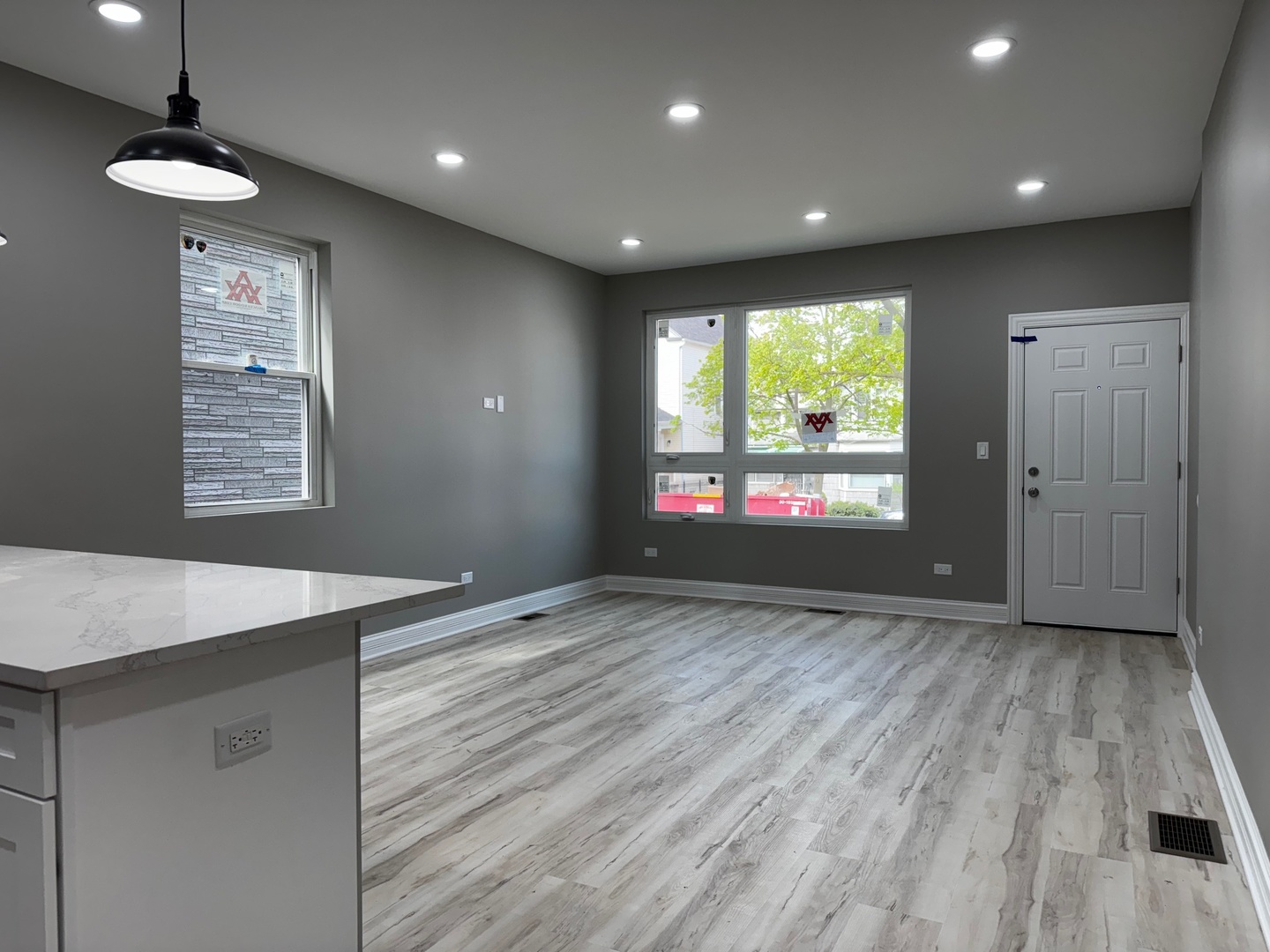851 N Springfield Avenue Property Photo 11