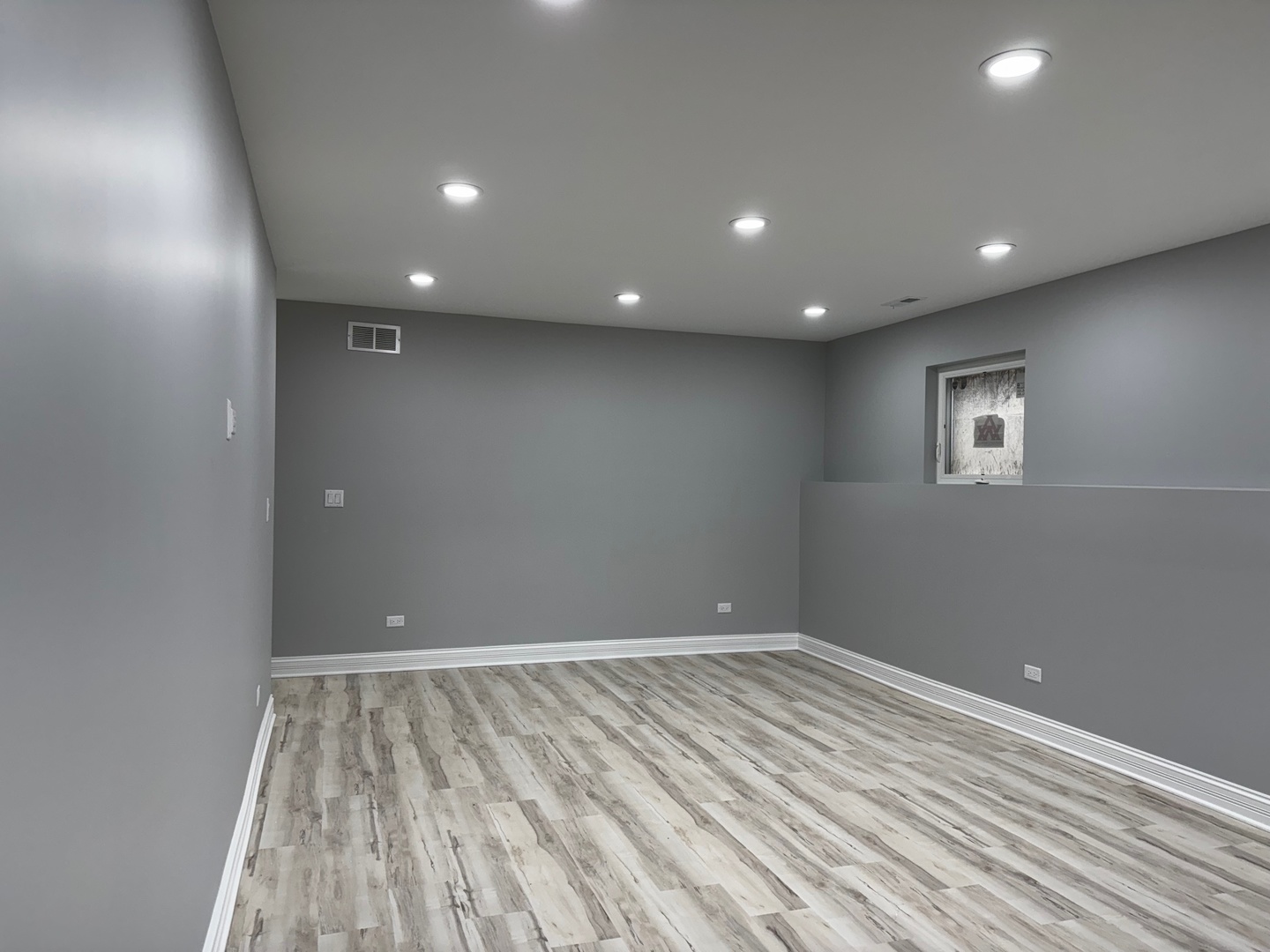 851 N Springfield Avenue Property Photo 12