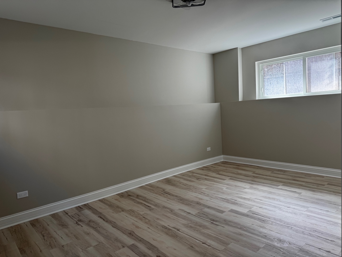 851 N Springfield Avenue Property Photo 16