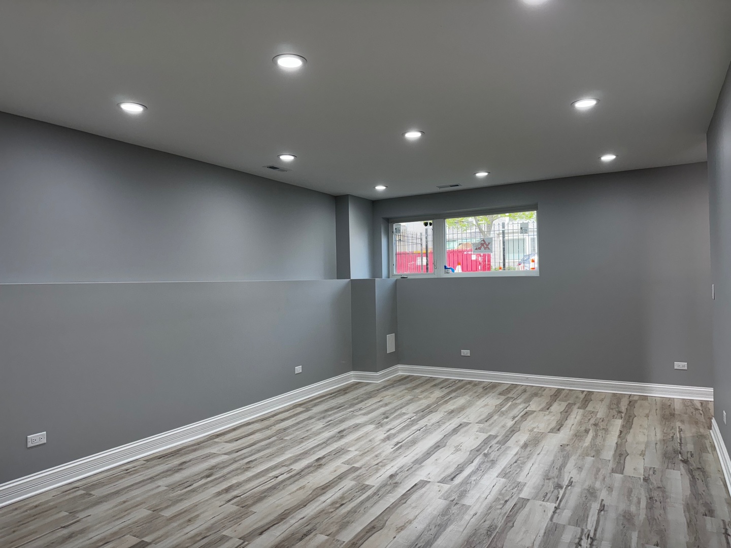 851 N Springfield Avenue Property Photo 17