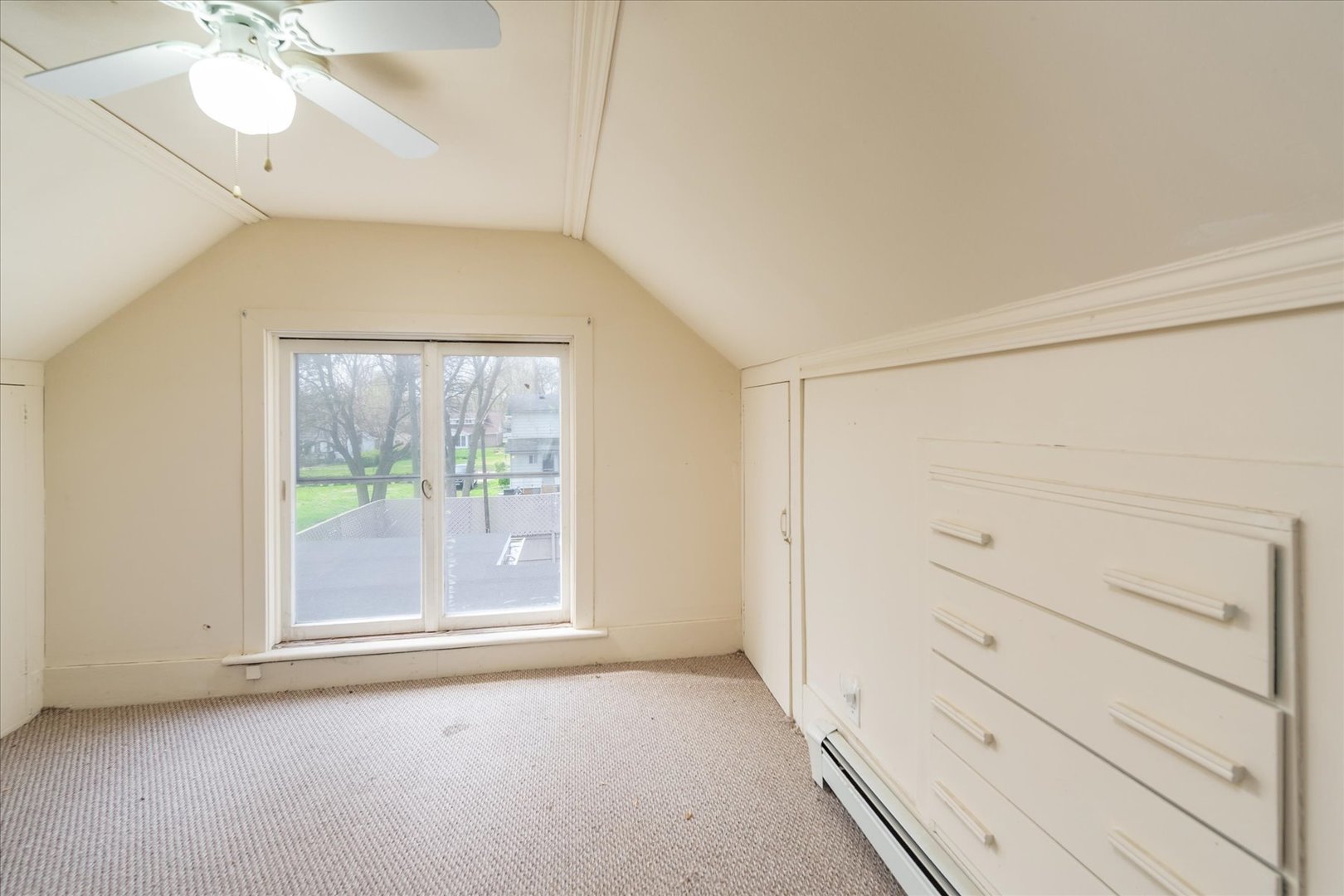 439 Broadway Street Property Photo 10