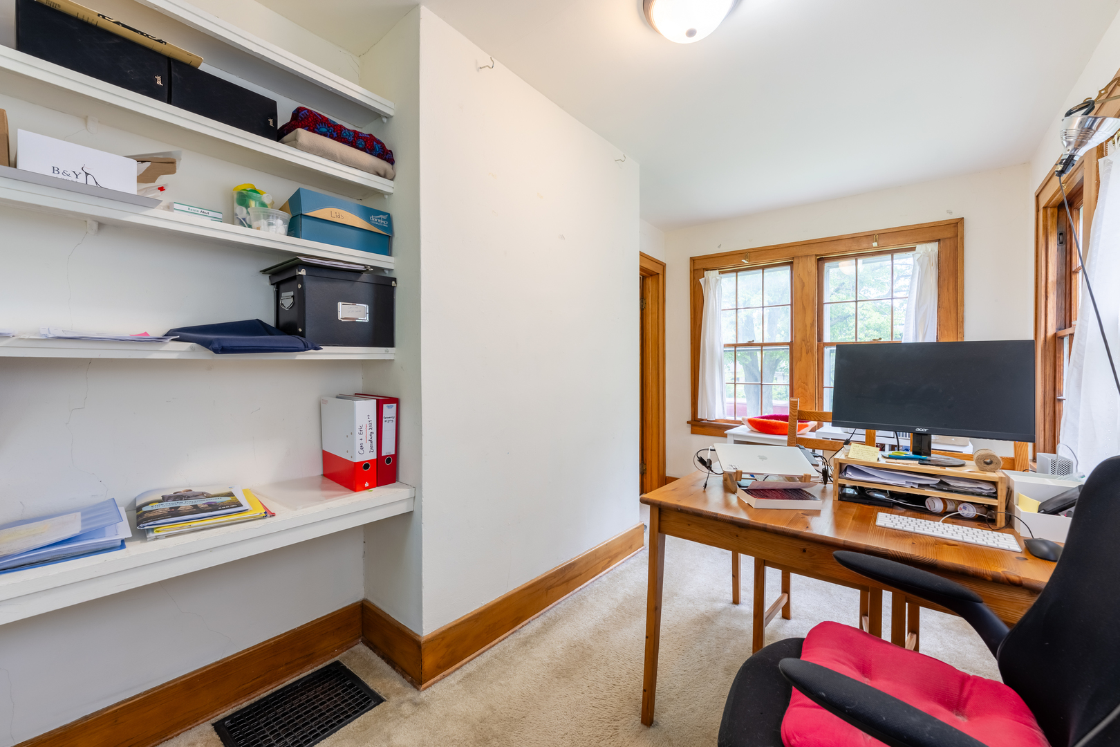 607 S New Street Property Photo 9