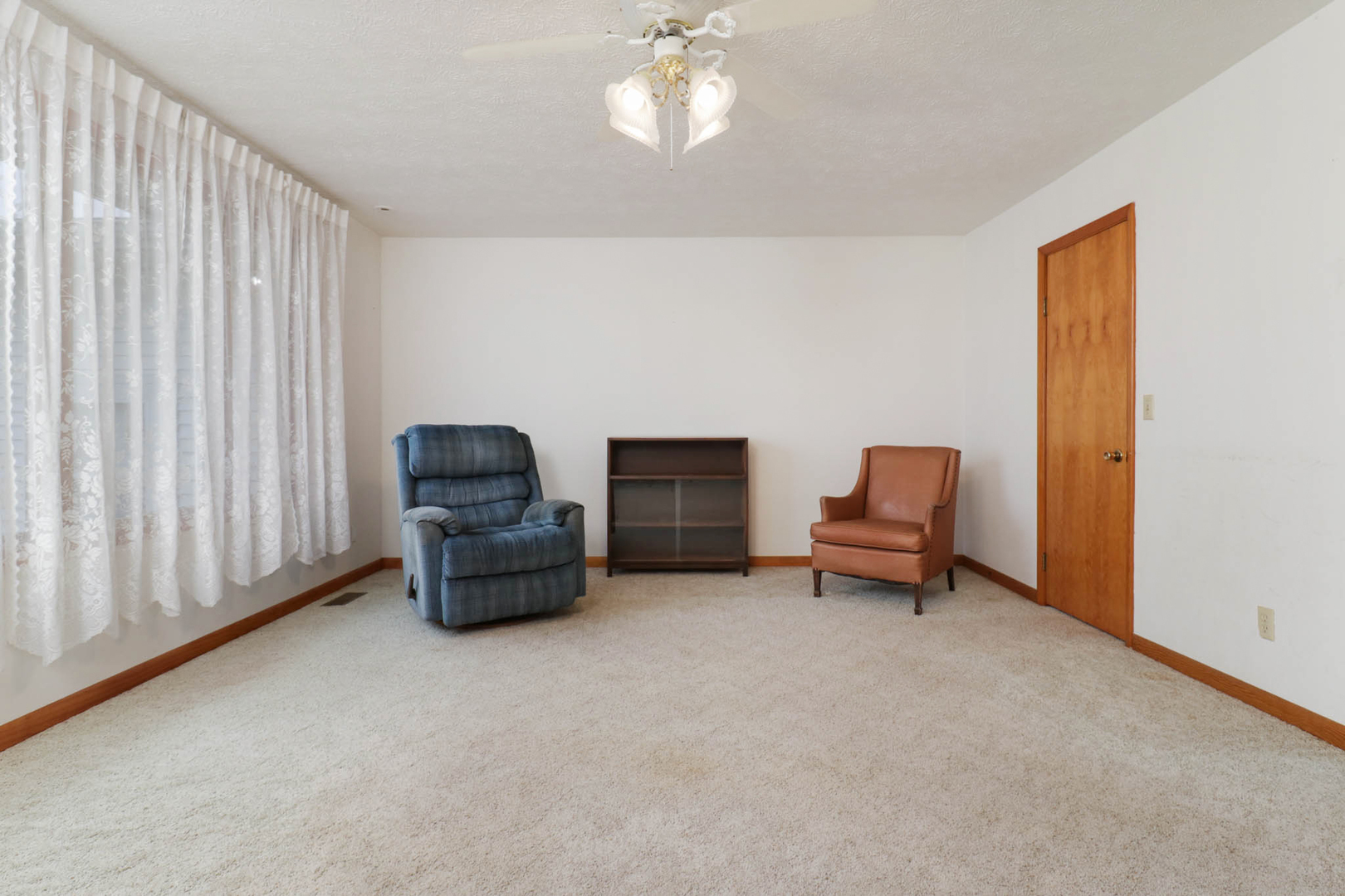 1109 W 4th Street Property Photo 5