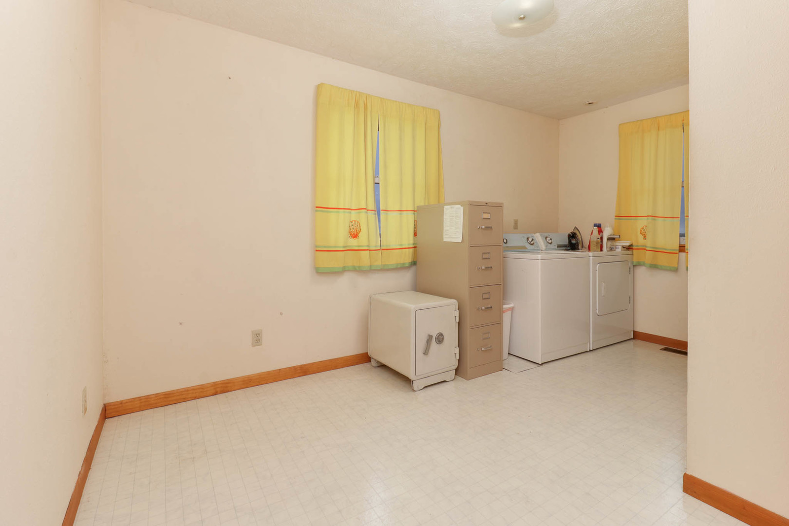 1109 W 4th Street Property Photo 34