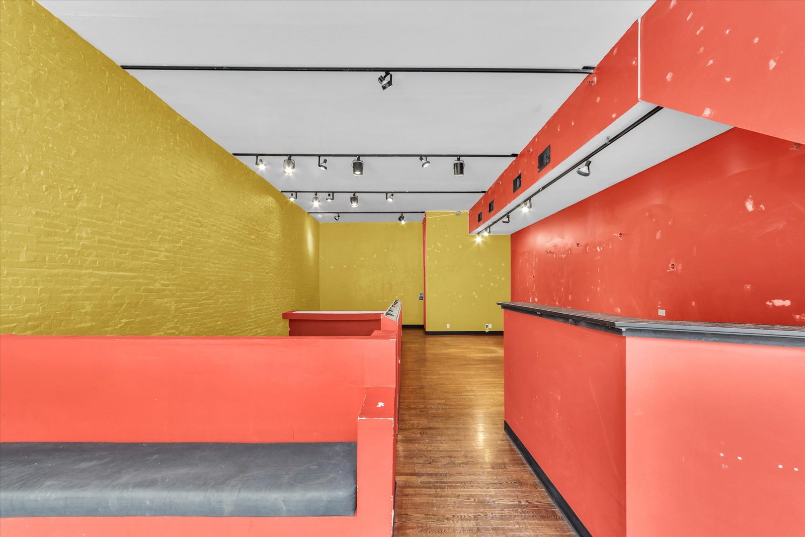 9 E University Avenue Property Photo 7