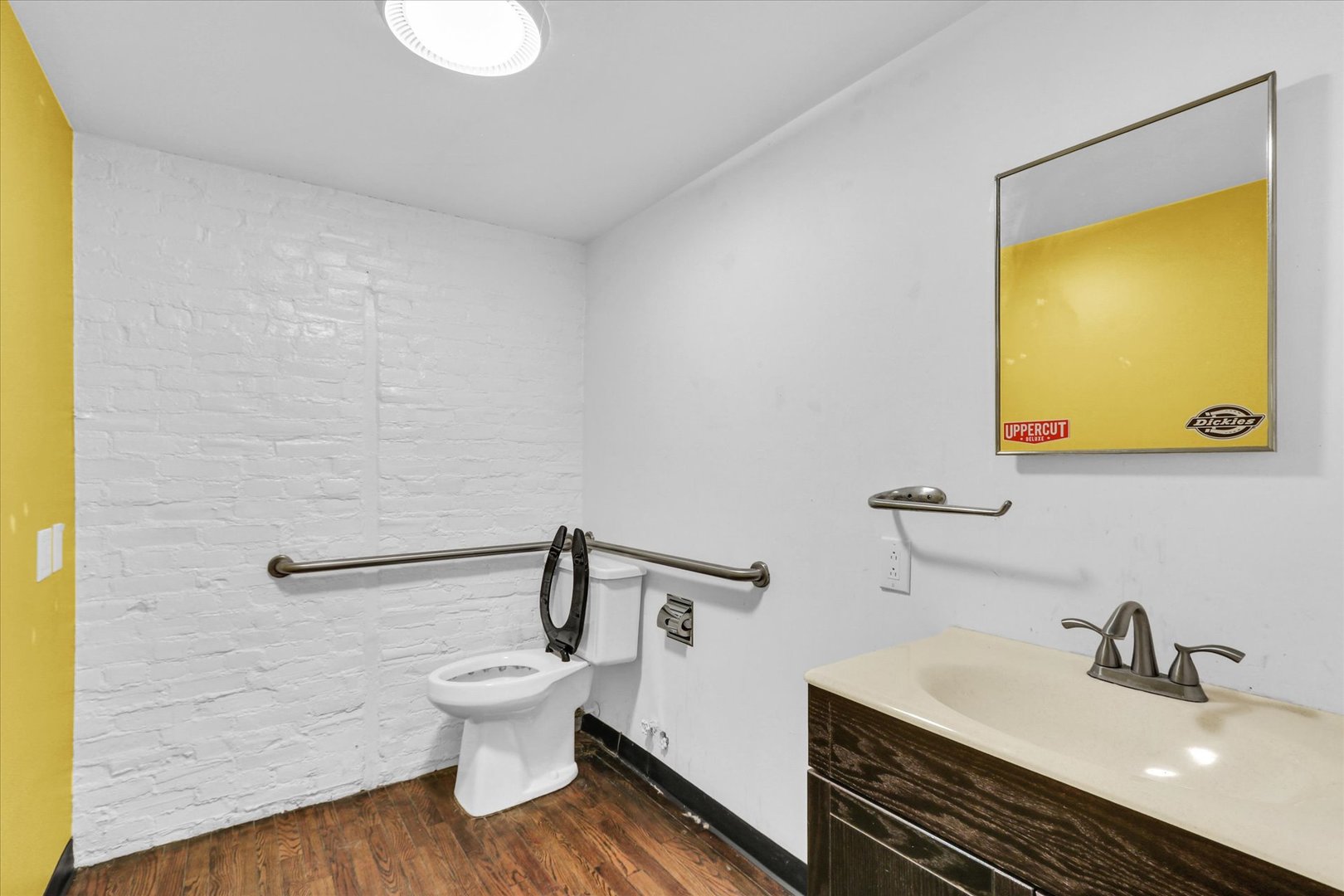9 E University Avenue Property Photo 11