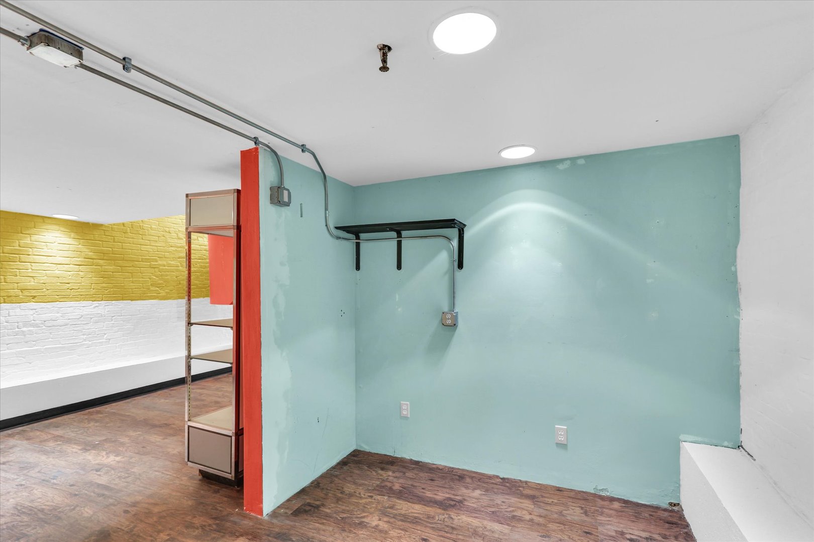 9 E University Avenue Property Photo 20