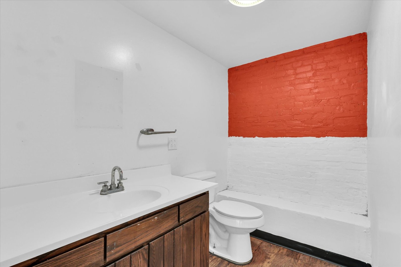 9 E University Avenue Property Photo 26