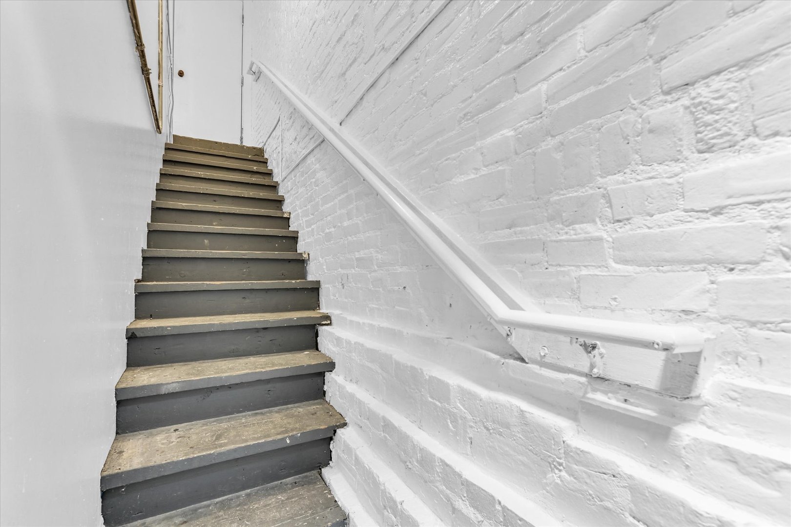9 E University Avenue Property Photo 28