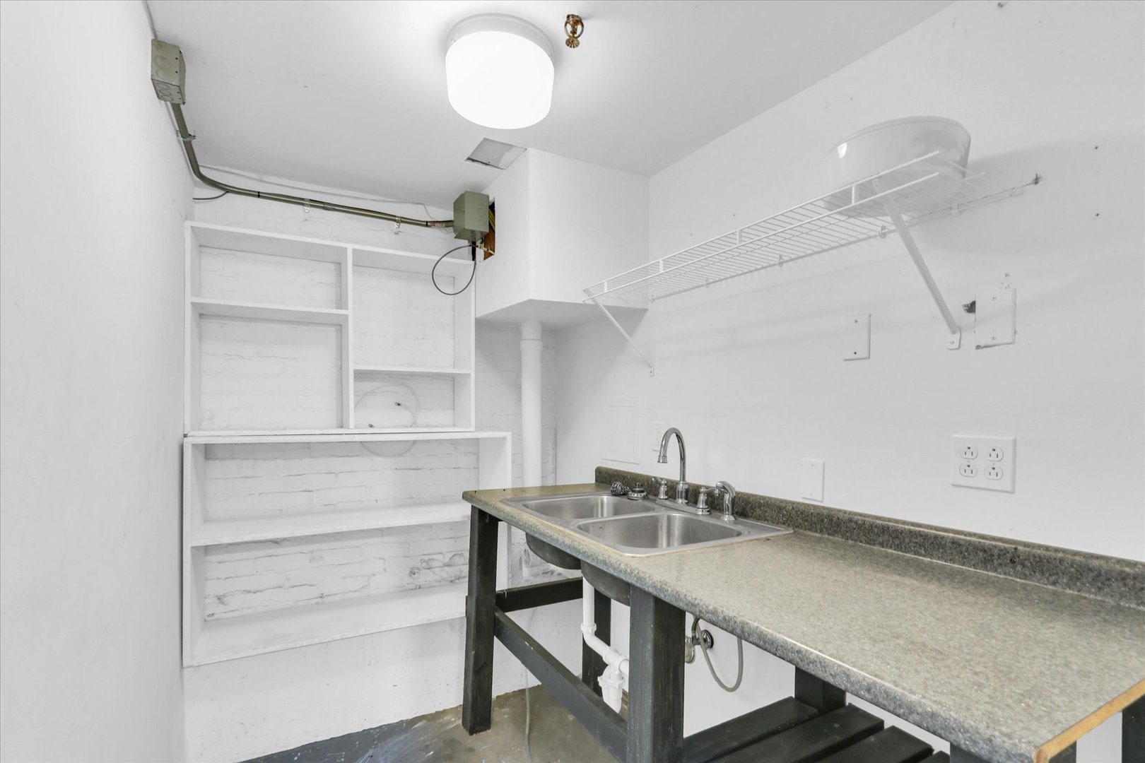 9 E University Avenue Property Photo 29