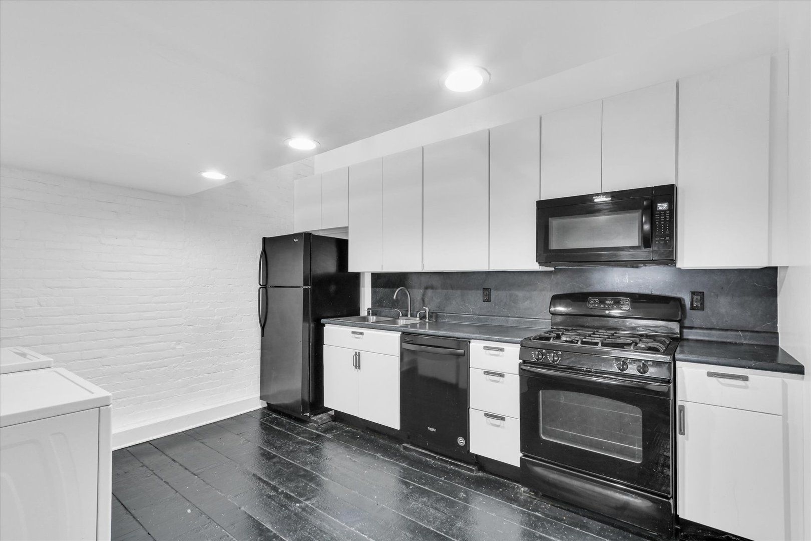 9 E University Avenue Property Photo 38