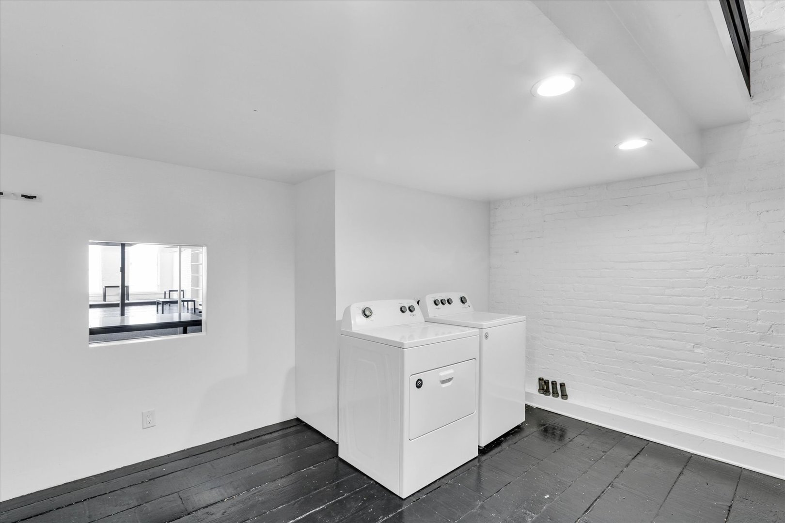 9 E University Avenue Property Photo 39