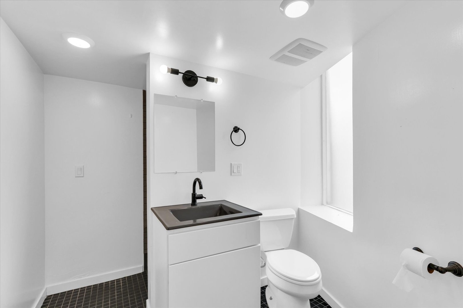 9 E University Avenue Property Photo 48