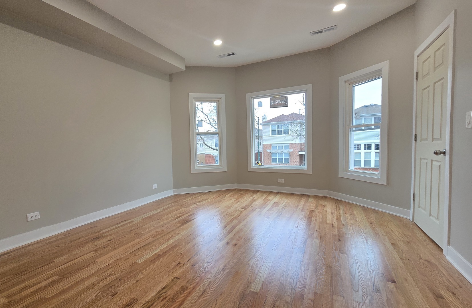3516 W Polk Street Property Photo 3