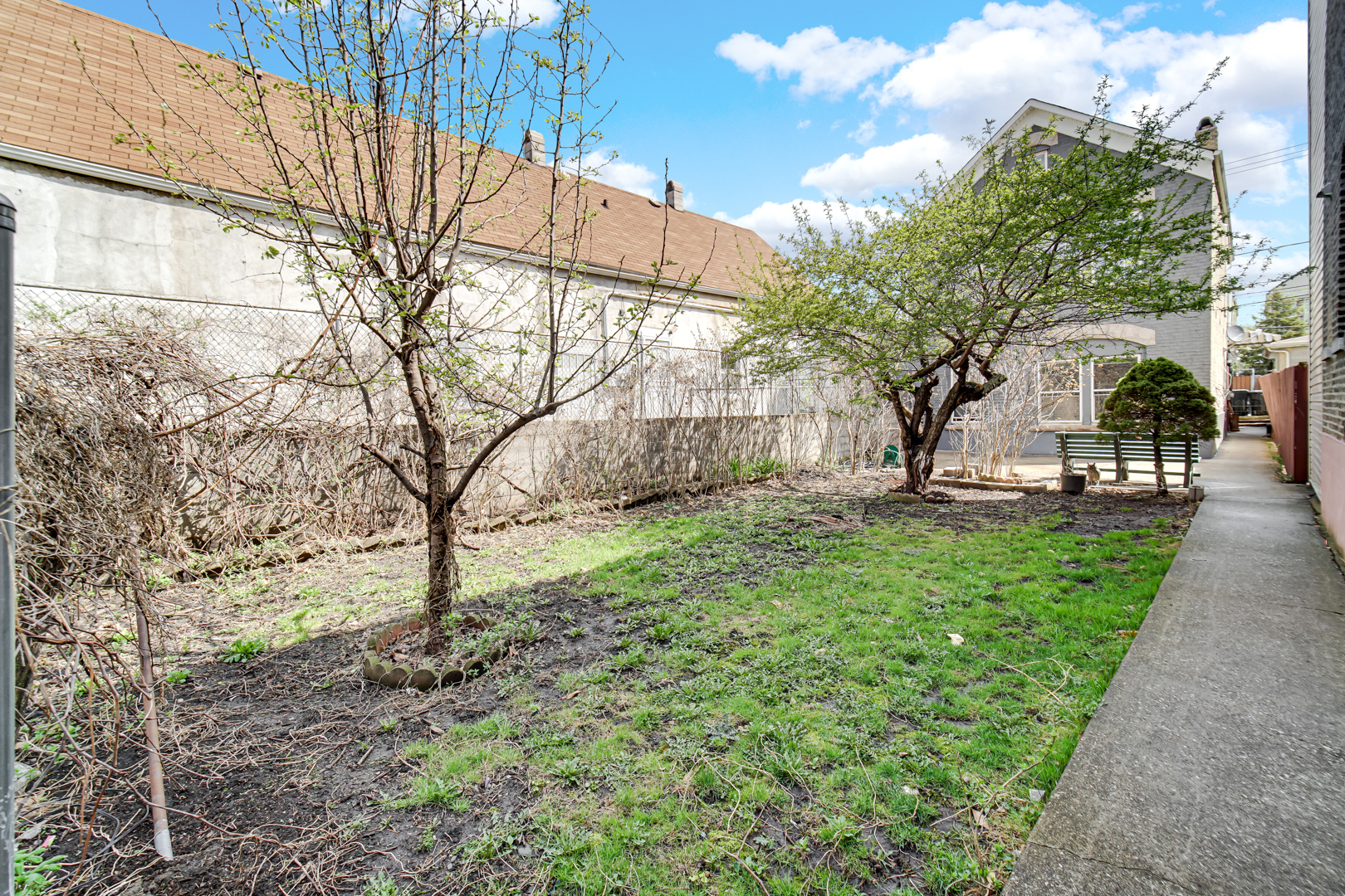 2631 S Sawyer Avenue Property Photo 4