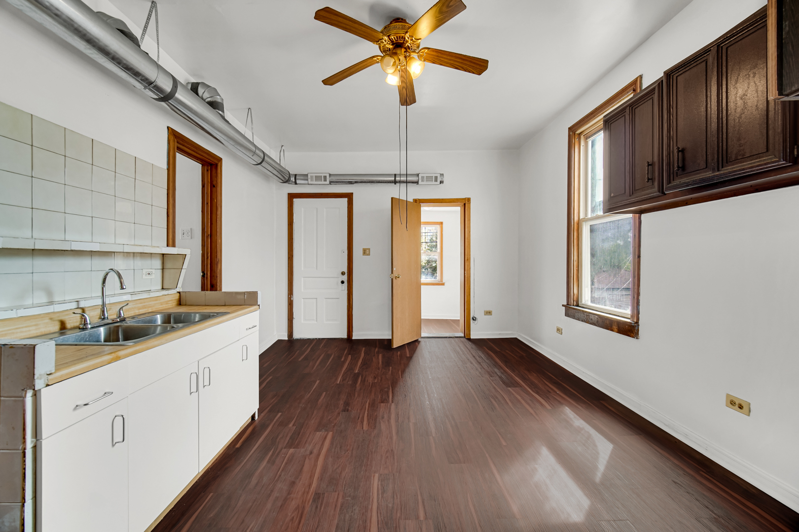 2631 S Sawyer Avenue Property Photo 9